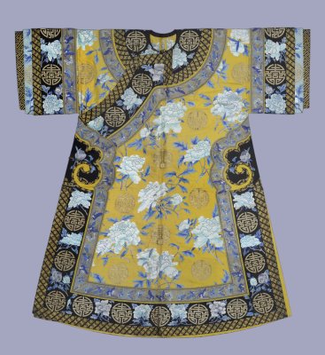 图片[1]-Bright Yellow Silk Embroidered Peony Flat Gold Tuan Shou Single Cloak-China Archive